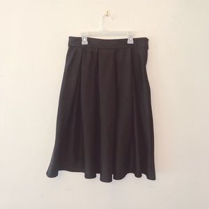 Black pleated skirt